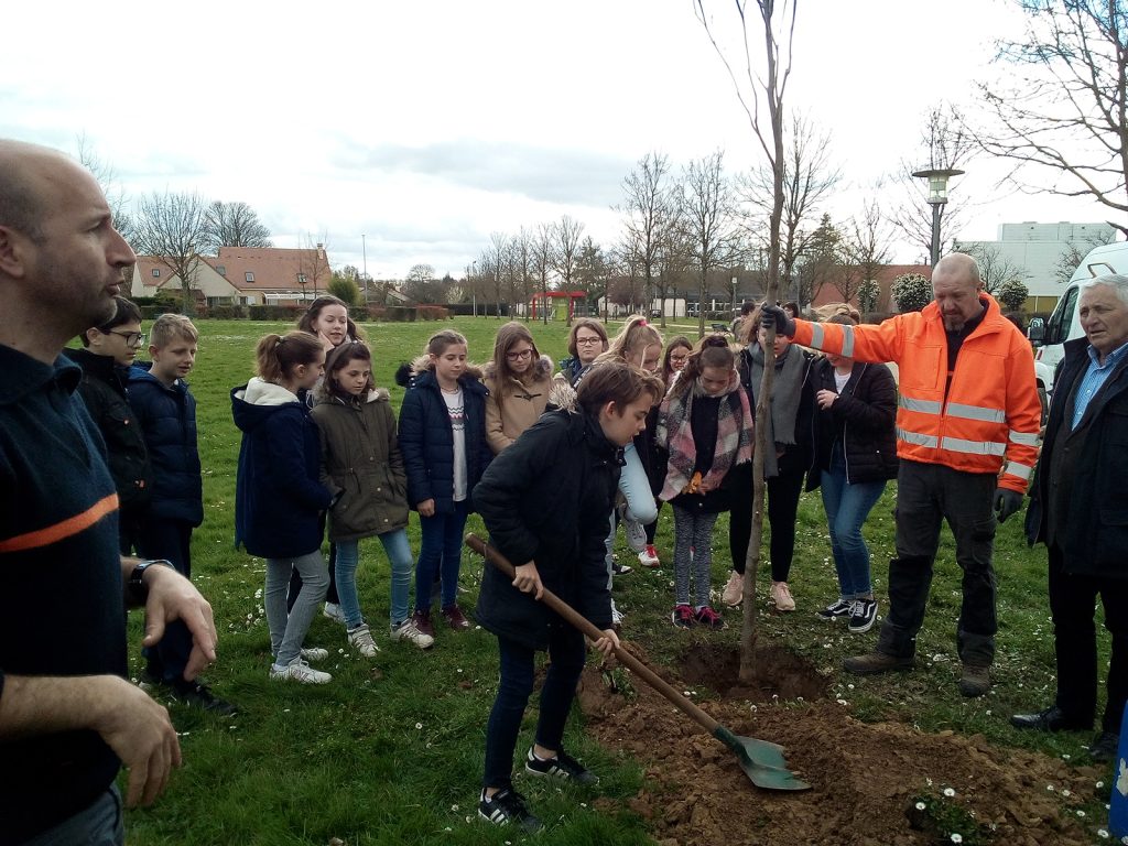 Plantation de l'arbre des 30 ans du CMJ Mars 2020, Conseil municipal jeunes