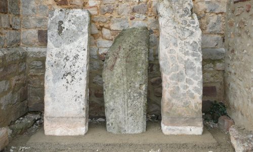 PHOTO Pierres-tombales-les-trois